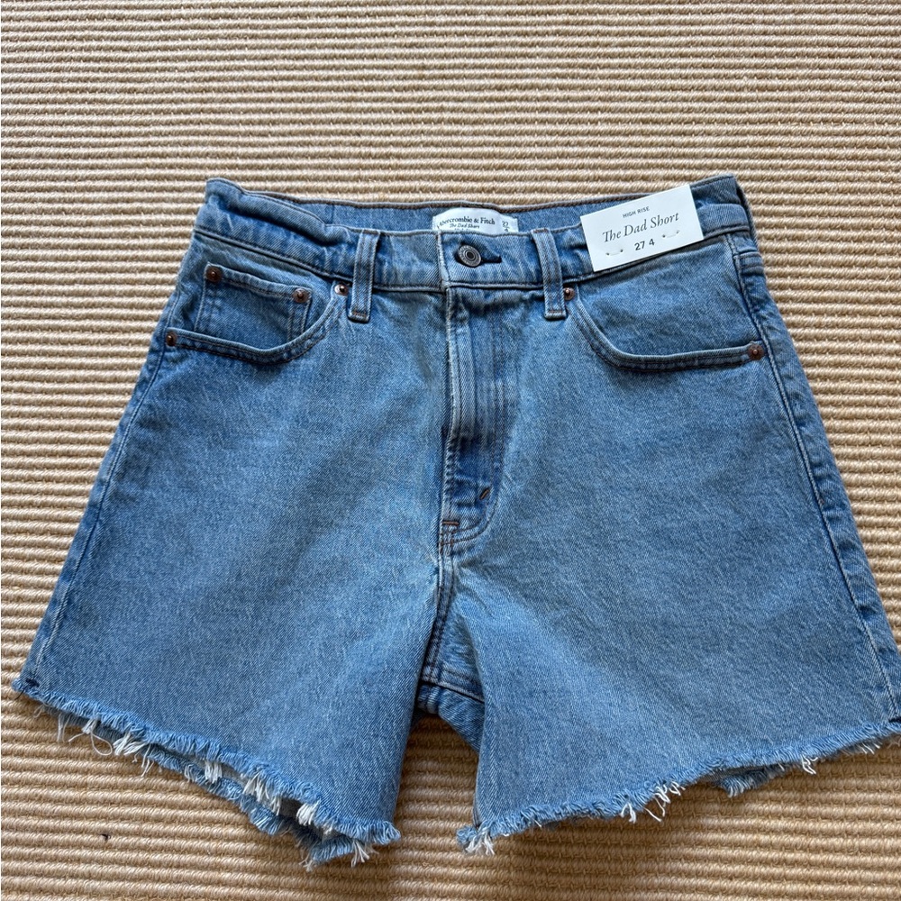 Abercrombie & Fitch high rise “The Dad Short”
